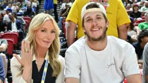 Austin Reaves cùng bạn gái đón Lễ Lao Động trên du thuyền, sẵn sàng gánh vác trách nhiệm mới
