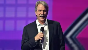 Jeff Foxworthy tiết lộ cách lời lẽ “Redneck” đã truyền cảm hứng cho hàng thập kỷ hài kịch