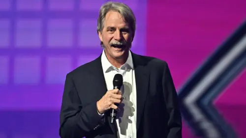 Jeff Foxworthy tiết lộ cách lời lẽ “Redneck” đã truyền cảm hứng cho hàng thập kỷ hài kịch