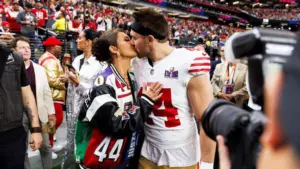 Vợ của cầu thủ NFL phản pháo Liên đoàn vì khoản phạt vô lý 15.000 đô la