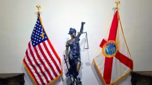 Phụ nữ Florida nhận án treo sau khi thú nhận đưa ma túy vào tù bằng ‘túi xách nhà giam’