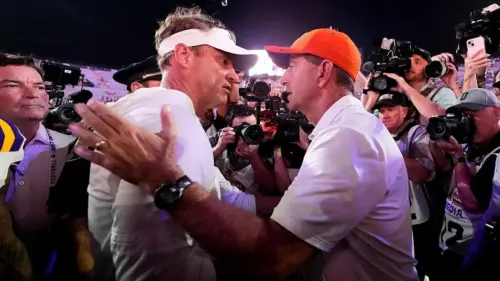 Sự trở lại của LSU và lời tuyên bố mạnh mẽ từ huấn luyện viên mới Lane Kiffin gửi đến bóng bầu dục đại học