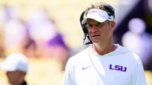 LSU trì hoãn việc ký hợp đồng với cầu thủ có liên hệ NFL trong lúc vụ kiện SEC đang chờ