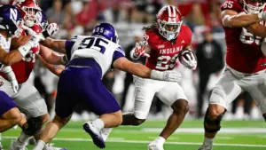 Indiana Hoosiers vượt qua Northwestern trong trận khai mạc Big Ten sau màn rượt đuổi nghẹt thở