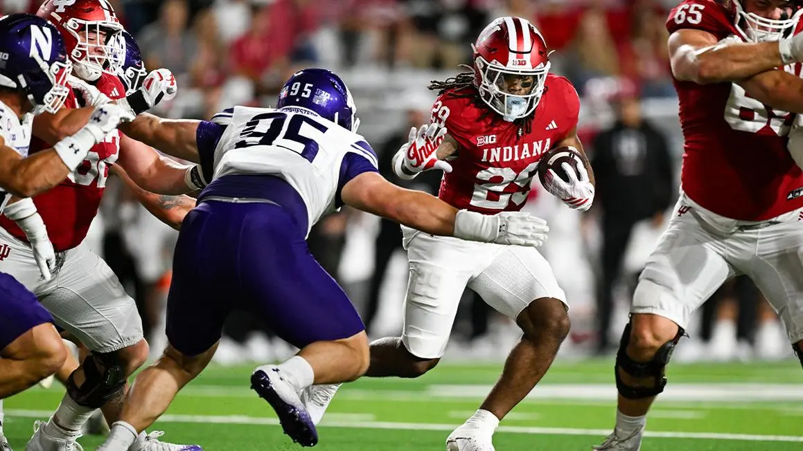 Indiana Hoosiers vượt qua Northwestern trong trận khai mạc Big Ten sau màn rượt đuổi nghẹt thở