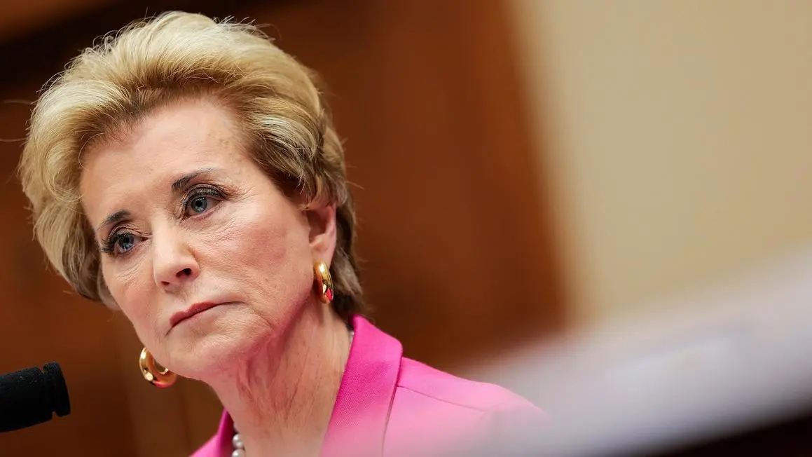 Dân Biểu Dân Chủ Kêu Gọi Tòa Bạch Ốc Cách Chức Bộ Trưởng Giáo Dục Linda McMahon