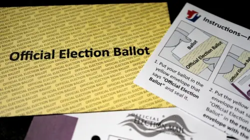 Chính quyền Trump kháng cáo khẩn cấp lên Tối Cao Pháp viện về quy định bỏ phiếu qua thư của USPS
