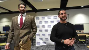 Ông Abdul El-Sayed né tránh câu hỏi về mối liên hệ với Hasan Piker