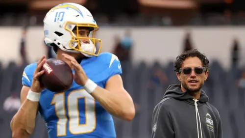 Cựu sao NFL tin quyết định hay nhất của Mike McDaniel là gia nhập Chargers cùng Justin Herbert