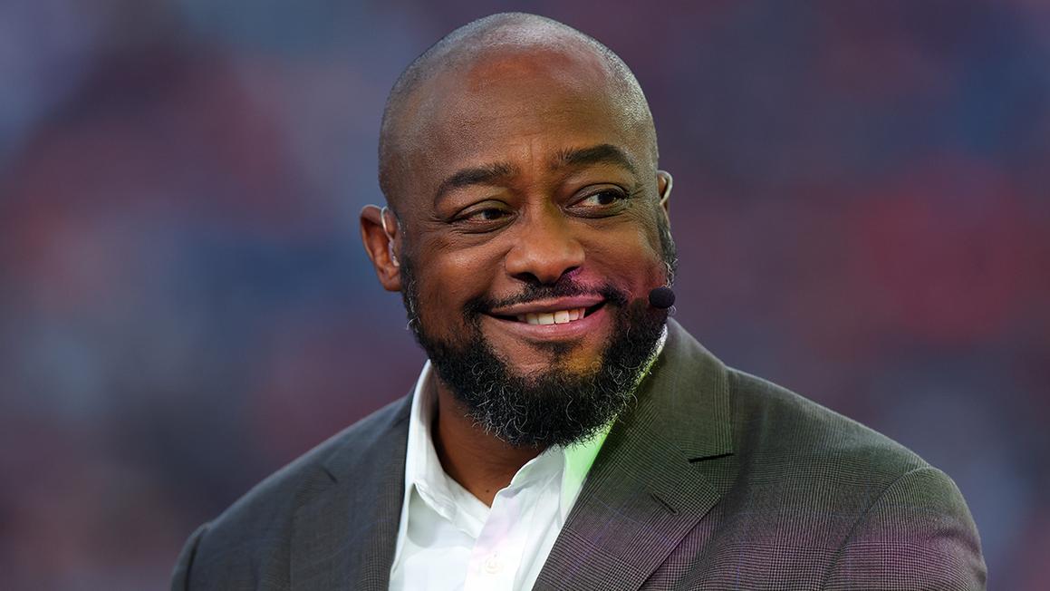 Cựu HLV Steelers Mike Tomlin hé lộ thành phố Minecraft được xây dựng 12 năm