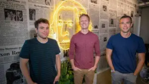 “Pod Save America” chế giễu JD Vance về định nghĩa “blood libel”