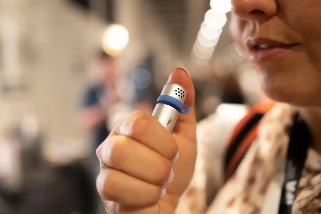 Tương Lai Không Cần Bàn Phím: Microphone AI Độc Đáo