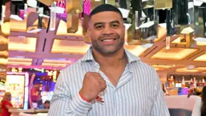 Cựu sao NFL Shawne Merriman bình luận về việc cầu thủ chuyên nghiệp trở lại đại học