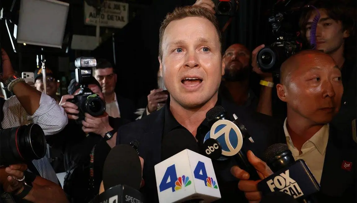 Spencer Pratt Phản Bác Ryan Reynolds Về Sự Hoài Niệm Thập Niên 80