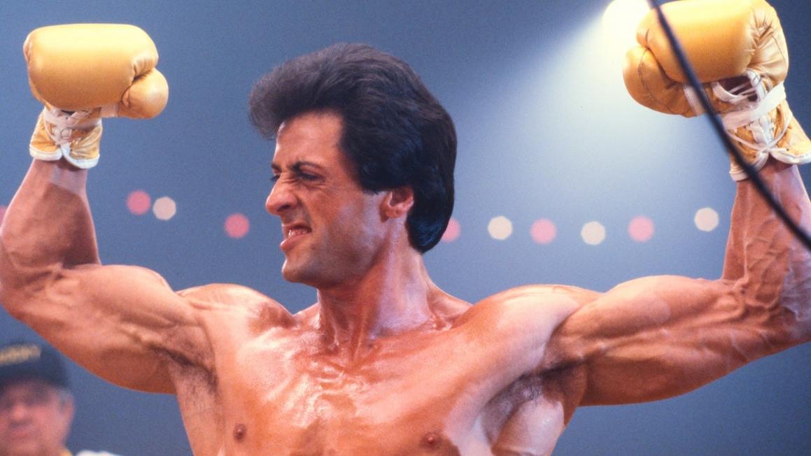 Sylvester Stallone tiết lộ cuộc đấu tranh sức khỏe đáng ngạc nhiên đằng sau thân hình săn chắc nổi tiếng