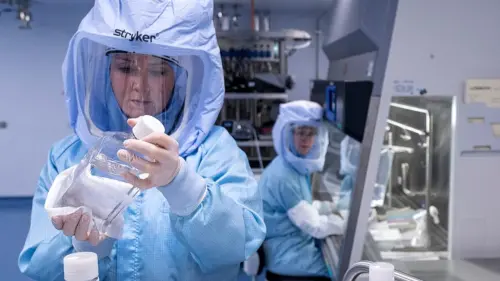 Trump có thể giảm giá thuốc bằng cách tập trung vào các quốc gia ‘ăn bám’