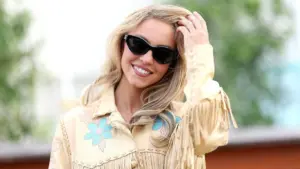 Quảng cáo gây tranh cãi của Sydney Sweeney cho ứng dụng giao dịch thể thao