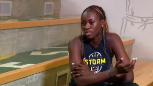Tân binh Seattle Storm Awa Fam chia sẻ về di sản gốc Tây Ban Nha, gia đình và sự nghiệp WNBA