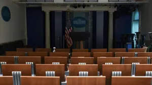 CNN, MS NOW và Politico kiện chính quyền Trump về lệnh cấm