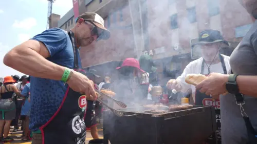 Nghìn người Nam Phi lập kỷ lục “braai” lớn nhất thế giới