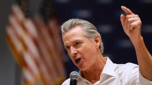 Thống Đốc Newsom chỉ trích Tổng Thống Trump về vấn đề khí hậu