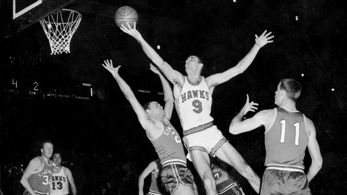 Bob Pettit, Cựu Danh Thủ Hawks và MVP Đầu Tiên Của NBA, Qua Đời Ở Tuổi 93