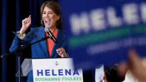 Thống Đốc Rhode Island Dan McKee Đối Mặt Trận Tái Đấu Khó Khăn Giữa Tâm Bão Về Cầu Washington