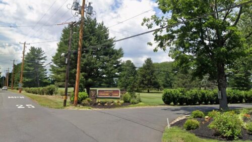 Vandalism làm hư hại sân cỏ sân golf ở Bucks County, cảnh sát đang điều tra