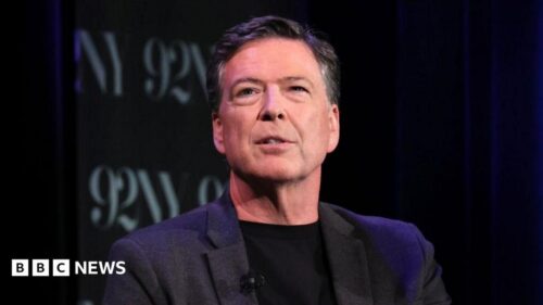 Cựu Giám đốc FBI James Comey đối mặt với cáo buộc liên bang lần thứ ba