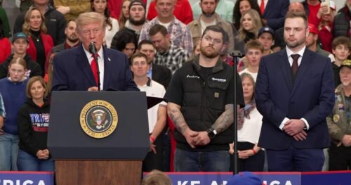 Tổng Thống Trump ban lệnh ân xá cho hai chủ tiệm sửa xe ở Alaska