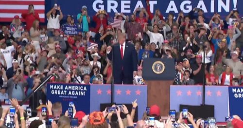 Tổng thống Trump và Obama vận động cử tri ở các tiểu bang chiến trường quan trọng trước cuộc bầu cử giữa nhiệm kỳ