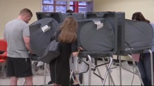 Harris County Xác nhận Đã Xử lý Xong 75.000 Hồ sơ Đăng ký Cử tri Tồn đọng