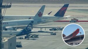 Hai máy bay của Delta và Air Canada va chạm trên đường băng tại LAX
