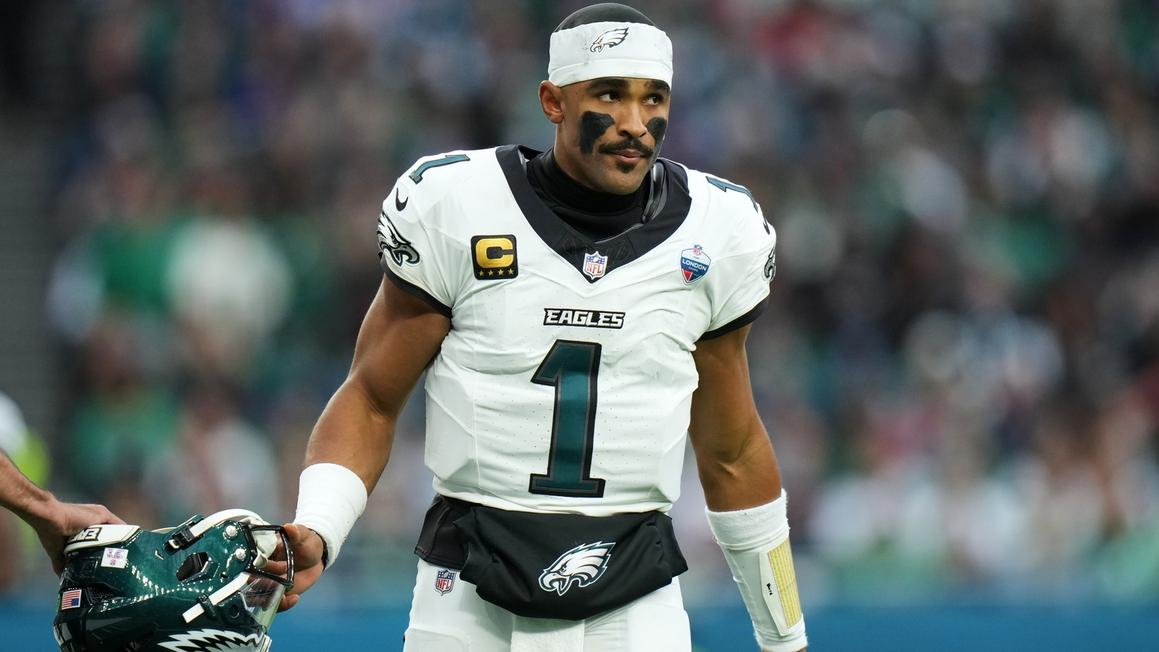 Jalen Hurts Vắng Mặt Phần Còn Lại Của Mùa Giải Sau Khi Phát Hiện Cục Máu Đông Trong Phổi