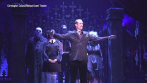Vở nhạc kịch ‘Gia Đình Addams’ công diễn tại Walnut Street Theatre