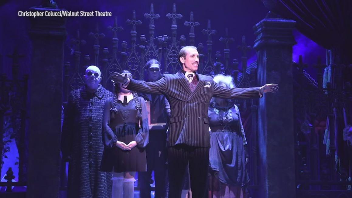 Vở nhạc kịch &#8216;Gia Đình Addams&#8217; công diễn tại Walnut Street Theatre