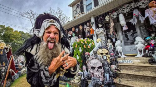 ‘Ngôi Nhà Newman’: Bộ sưu tập Halloween 30 năm của người đàn ông New Jersey gây ấn tượng mạnh