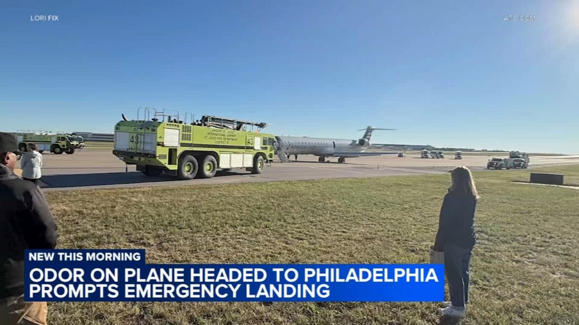 Chuyến bay American Airlines đi Philadelphia phải hạ cánh khẩn cấp vì mùi lạ