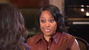Sherri Shepherd Tạo Nên Lịch Sử Trên Sân Khấu Broadway Khi Hóa Thân Thành Thần Đèn Trong Vở “Aladdin”
