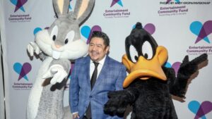 Eric Bauza, người lồng tiếng cho Bugs Bunny, Daffy Duck và nhiều nhân vật hoạt hình, qua đời ở tuổi 46