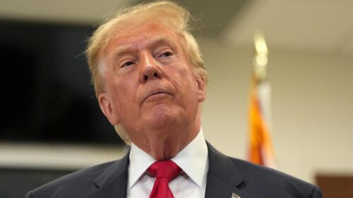 Tổng Thống Donald Trump Bỏ Phiếu Sớm Trong Cuộc Bầu Cử Giữa Nhiệm Kỳ Tại Florida