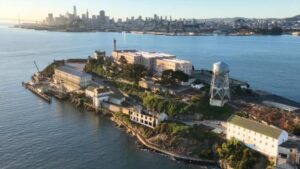 Đảo Alcatraz đóng cửa nhiều tuần để sửa chữa bến tàu