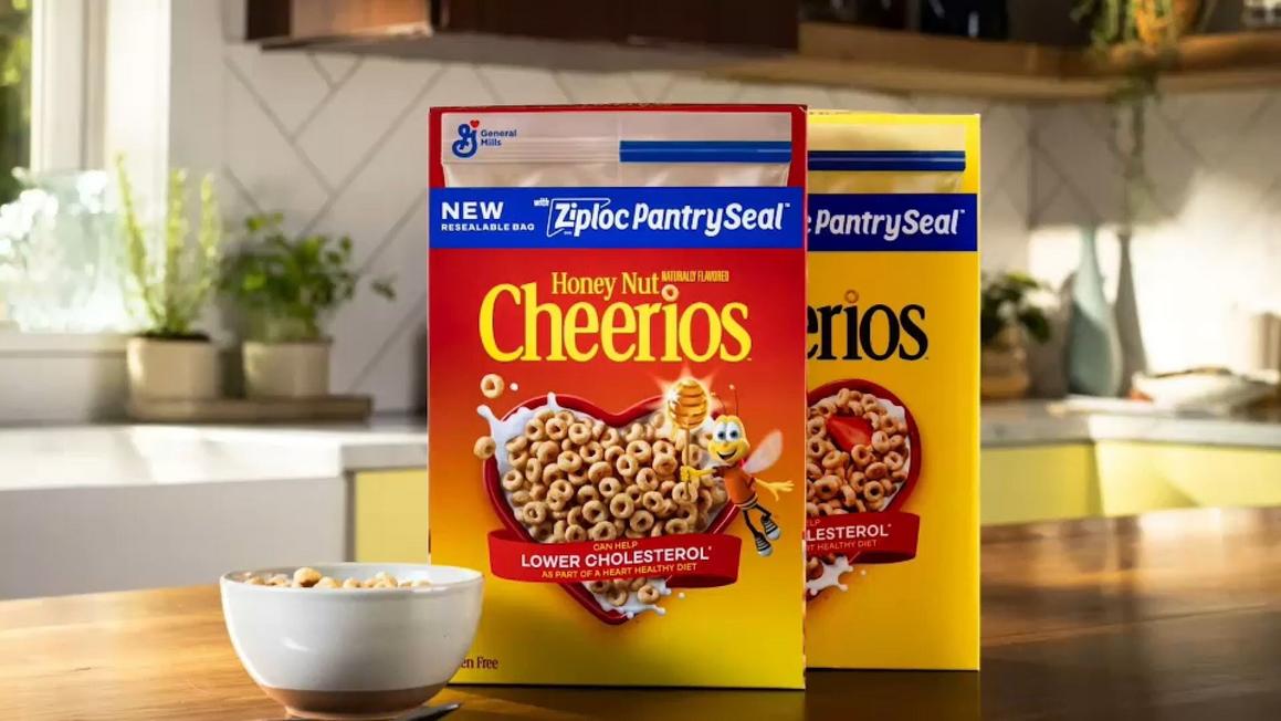Cheerios hợp tác với Ziploc để tích hợp túi có thể đóng lại vào hộp ngũ cốc