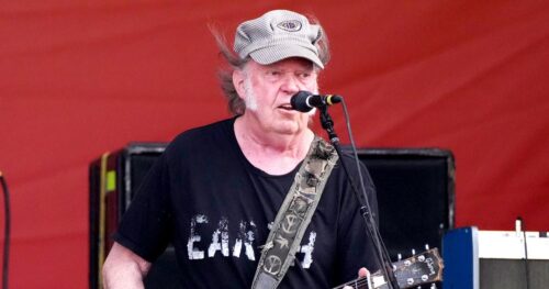 Neil Young kiện lần hai vì Tổng Thống Donald Trump sử dụng bài ‘Rockin’ in the Free World’