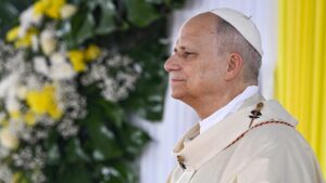 Giáo Hoàng Leo XIV sẽ phẫu thuật loại bỏ khối u ở phổi