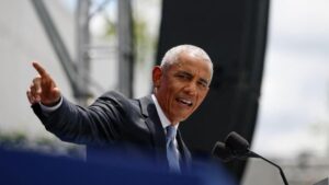 Obama: Việc điều tra bà Ilhan Omar là “lố bịch”