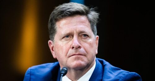 Tổng Thống Trump Dự Kiến Bổ Nhiệm Jay Clayton Làm Giám Đốc AI của Nhà Trắng