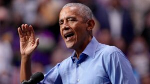Ông Obama lên tiếng chỉ trích Tổng Thống Donald Trump là “kẻ gây hỗn loạn và tàn nhẫn”