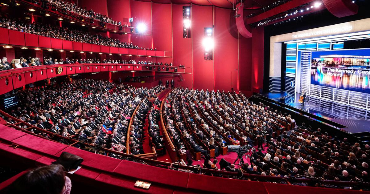 Lễ Vinh Danh Kennedy Center dời địa điểm lần đầu tiên trong lịch sử gần 50 năm