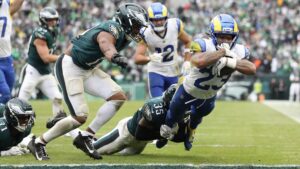 Los Angeles Rams Cứu Vãn Mùa Giải Bằng Một Màn Lội Ngược Dòng Vào Phút Cuối